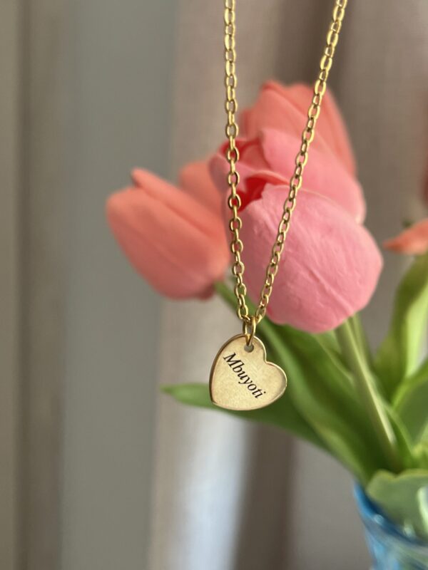 Gold heart necklace - Image 2